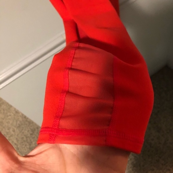 Fabletics On-the-go High Waisted Red Leggings Size Medium - Picture 8 of 13